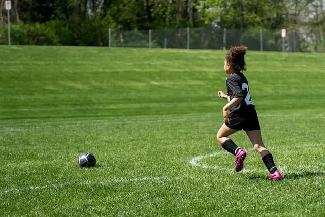 Pourquoi Intégrer des Sports d'Équipe dans Votre Pratique Multisport
